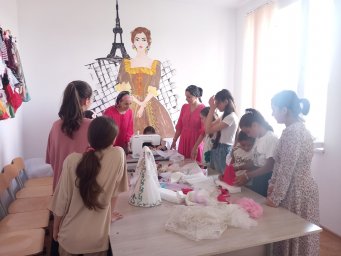 В Ингушетии в Единый день фольклора состоялся мастер-класс по вышивке национального костюма