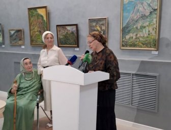 Наша коллега приняла участие в торжественном открытии персональной выставки известной художницы