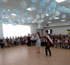 Солистки Навзрановского РДК выступили для выпускников с.п. Мужичи