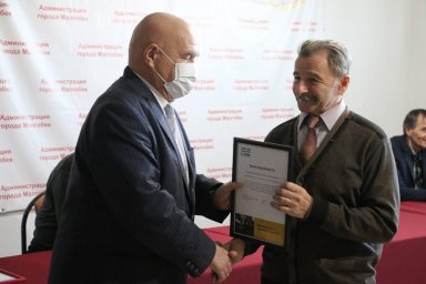 Работников КДЦ г. Малгобек наградили  за вклад в Год памяти и славы