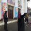 Работники ДК Сунженского района установили новогоднюю елку. 2