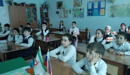 Детей обучают ингушскому этикету