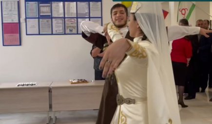 На избирательных участках Малгобека звучит музыка