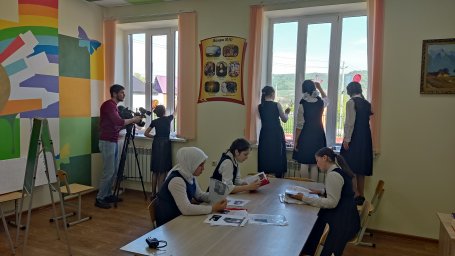 ​Воспитанники ДК сельского поселения Барсуки приняли участие в акции «Окна Победы»