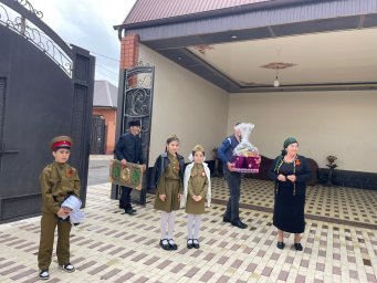 Культработники Сунженского района пришли с поздравлениями к вдове фронтовика