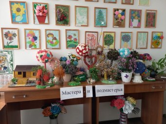 ​В Доме культуры сельского поселения Галашки открылась выставка «Мастера и подмастерья»