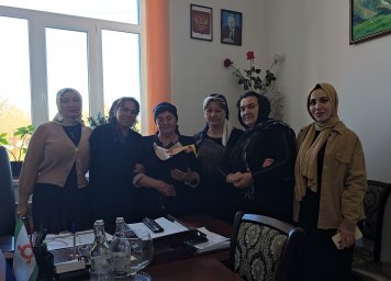 ​В Сунженском районе в праздничный день отметили профессионализм и преданность своему делу директора РДК Айшат Матиевой