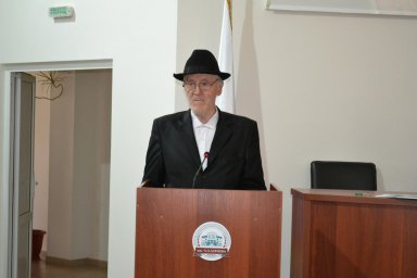 ​На научном семинаре в ИнгНИИ ингушский этнограф рассказал о технологии изготовления музыкальных инструментов