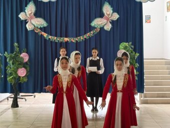 ​В Алкуне поздравили с Днем учителя местных педагогов