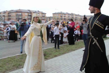 Работники КДЦ г.Малгобек приняли участие в подготовке и открытии школы №16. Работники КДЦ г.Малгобек приняли участие в подготовке и открытии школы №16.