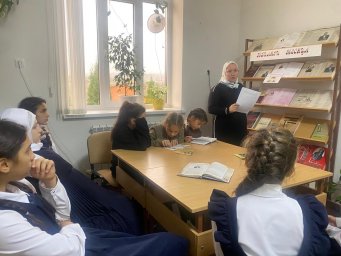 ​Час поэзии собрал школьников в Доме культуры сельского поселения Средние Ачалуки