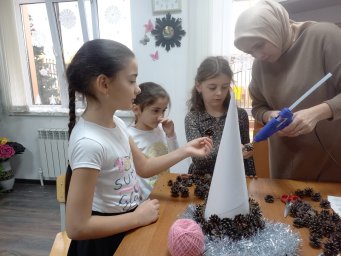 ​Воспитанники Галашкинского Дома культуры создают новогоднее настроение
