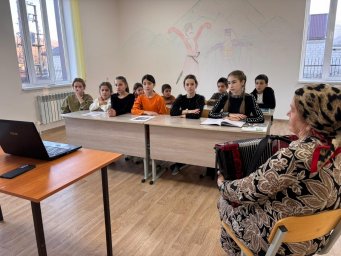 ​Вечер памяти «Мастер сцены», посвященный заслуженной артистке России К.А. Евлоевой, прошел в Алкунском Доме культуры