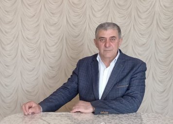 ​Коллектив РДНТ поздравляет с днем рождения директора учреждения Ахмета Зурабова