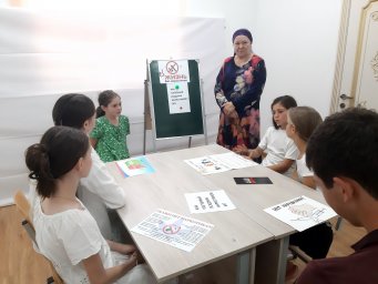 ​В ДК сельского поселения Долаково провели беседу антинаркотической направленности