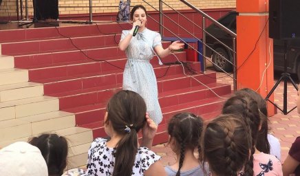 Артисты Назрановского РДК порадовали детвору